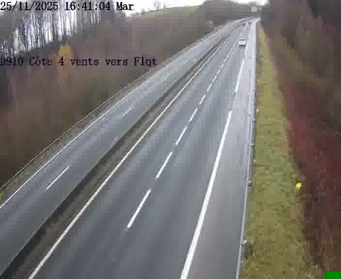 <h2>Webcam sur la D910 située dans la Côte des 4 vents. Vue orientée vers le haut de la côte, vers Faulquemont</h2>