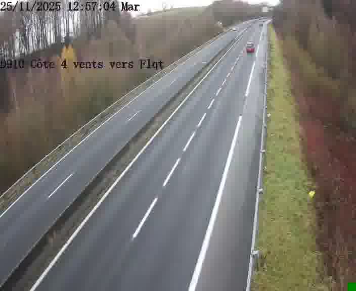 <h2>Webcam sur la D910 située dans la Côte des 4 vents. Vue orientée vers le haut de la côte, vers Faulquemont</h2>