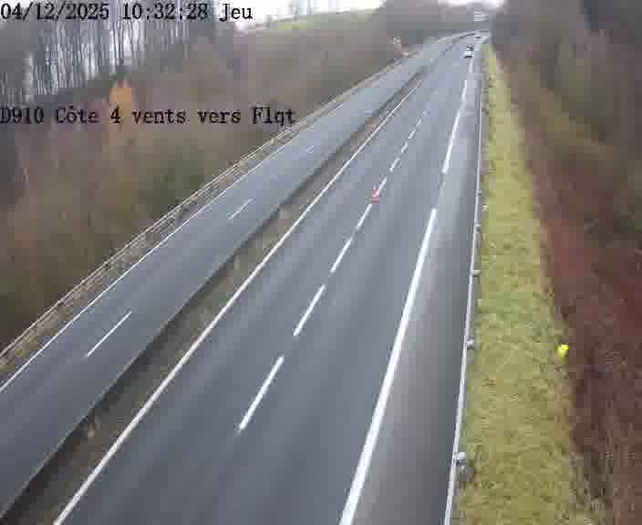 <h2>Webcam sur la D910 située dans la Côte des 4 vents. Vue orientée vers le haut de la côte, vers Faulquemont</h2>