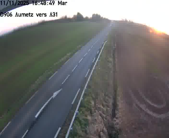 Webcam sur la D906 à Aumetz, juste après la fin de la D16. Vue orientée vers A30