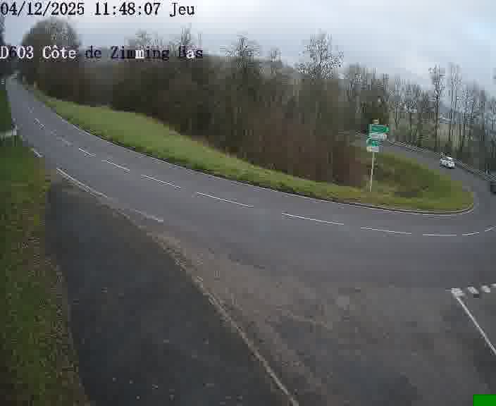 <h2>Webcam sur la D603 située dans la Côté de Zimming-bas, dans le virage en demi-tour, à la jonction avec la D74</h2>