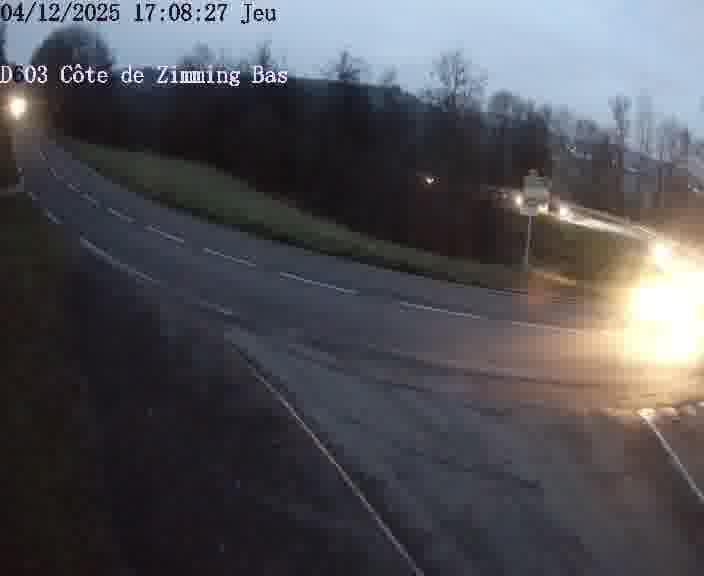 <h2>Webcam sur la D603 située dans la Côté de Zimming-bas, dans le virage en demi-tour, à la jonction avec la D74</h2>