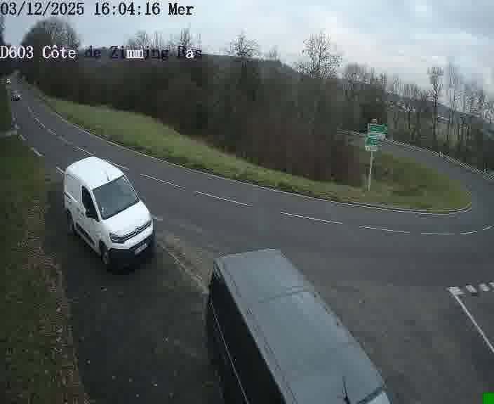 <h2>Webcam sur la D603 située dans la Côté de Zimming-bas, dans le virage en demi-tour, à la jonction avec la D74</h2>