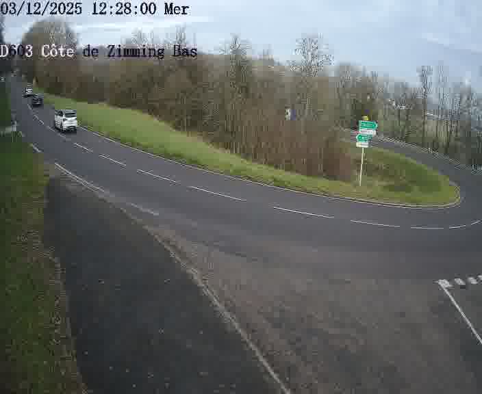 <h2>Webcam sur la D603 située dans la Côté de Zimming-bas, dans le virage en demi-tour, à la jonction avec la D74</h2>