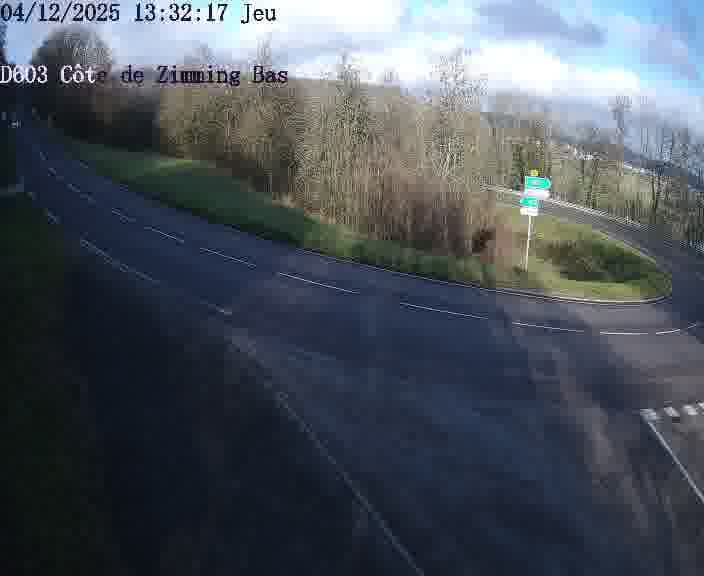 <h2>Webcam sur la D603 située dans la Côté de Zimming-bas, dans le virage en demi-tour, à la jonction avec la D74</h2>