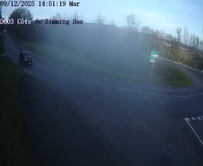 <h2>Webcam sur la D603 située dans la Côté de Zimming-bas, dans le virage en demi-tour, à la jonction avec la D74</h2>