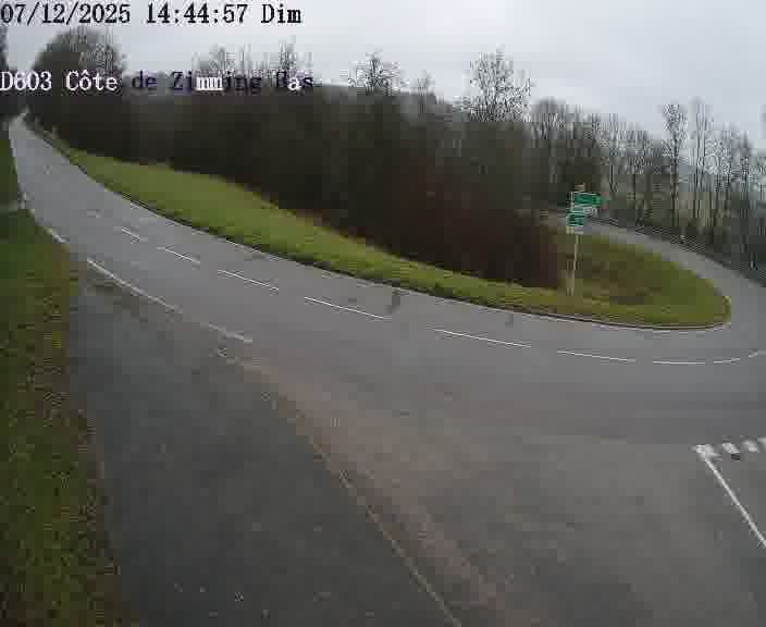<h2>Webcam sur la D603 située dans la Côté de Zimming-bas, dans le virage en demi-tour, à la jonction avec la D74</h2>