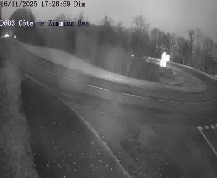 <h2>Webcam sur la D603 située dans la Côté de Zimming-bas, dans le virage en demi-tour, à la jonction avec la D74</h2>