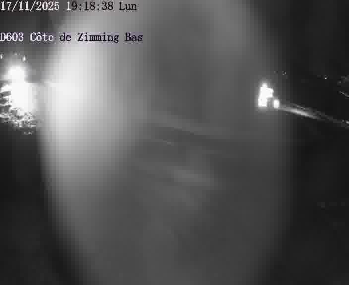 <h2>Webcam sur la D603 située dans la Côté de Zimming-bas, dans le virage en demi-tour, à la jonction avec la D74</h2>