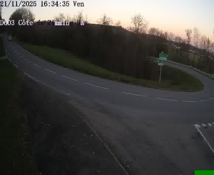 Webcam sur la D603 située dans la Côté de Zimming-bas, dans le virage en demi-tour, à la jonction avec la D74