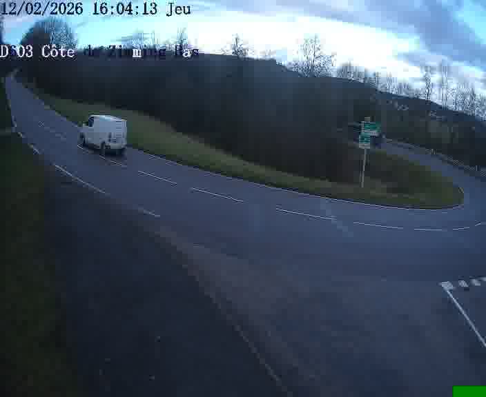 <h2>Webcam sur la D603 située dans la Côté de Zimming-bas, dans le virage en demi-tour, à la jonction avec la D74</h2>