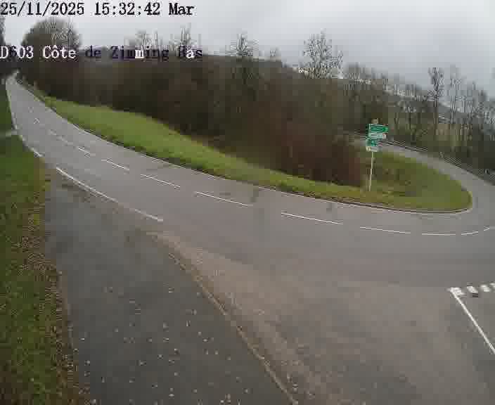 <h2>Webcam sur la D603 située dans la Côté de Zimming-bas, dans le virage en demi-tour, à la jonction avec la D74</h2>