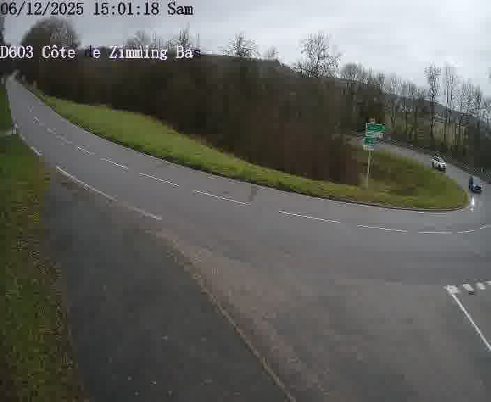 <h2>Webcam sur la D603 située dans la Côté de Zimming-bas, dans le virage en demi-tour, à la jonction avec la D74</h2>