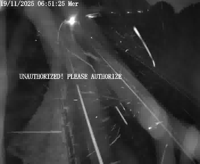 Webcam sur la D910 située dans la Côte des 4 vents. Vue orientée vers le bas, vers Saint-Avold.