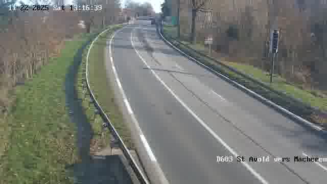 <h2>Webcam sur la D603 située à proximité de Saint-Avold. Vue orientée vers Macheren.</h2>