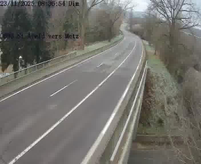<h2>Clone of Webcam sur la D603 située à proximité de Saint-Avold. Vue orientée vers Metz</h2>