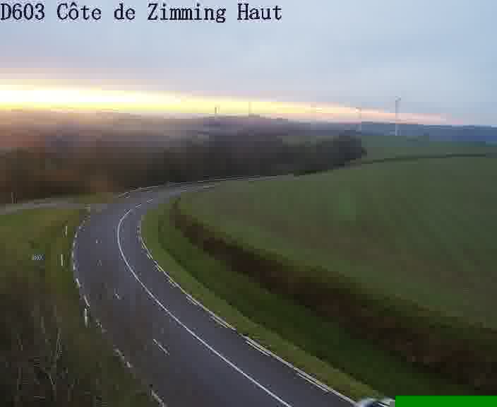 <h2>Webcam sur la D603 située en haut de la Côte de Zimming. Vue orientée vers Saint-Avold.</h2>