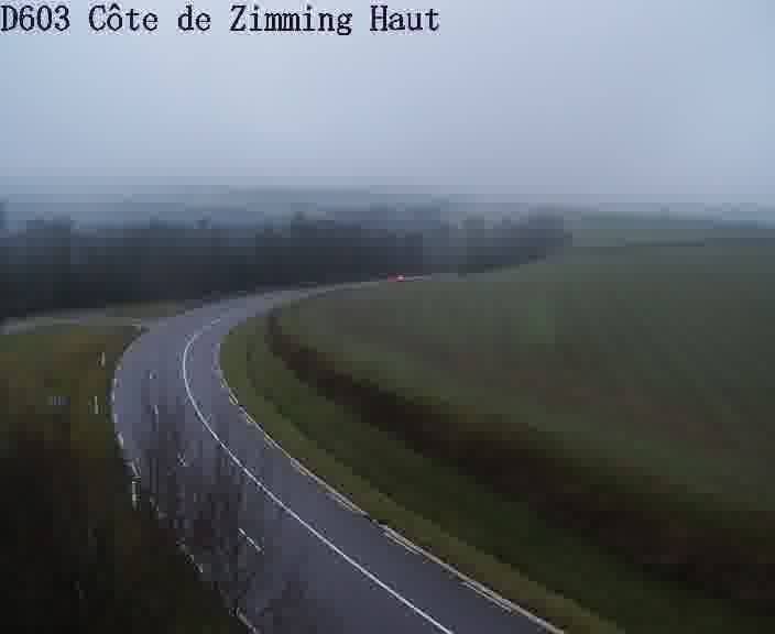 <h2>Webcam sur la D603 située en haut de la Côte de Zimming. Vue orientée vers Saint-Avold.</h2>