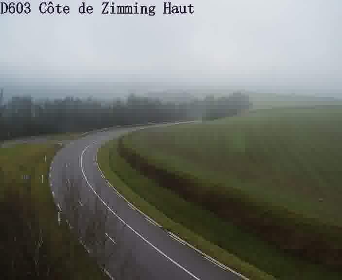 <h2>Webcam sur la D603 située en haut de la Côte de Zimming. Vue orientée vers Saint-Avold.</h2>
