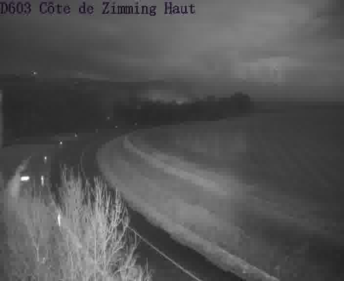 <h2>Webcam sur la D603 située en haut de la Côte de Zimming. Vue orientée vers Saint-Avold.</h2>