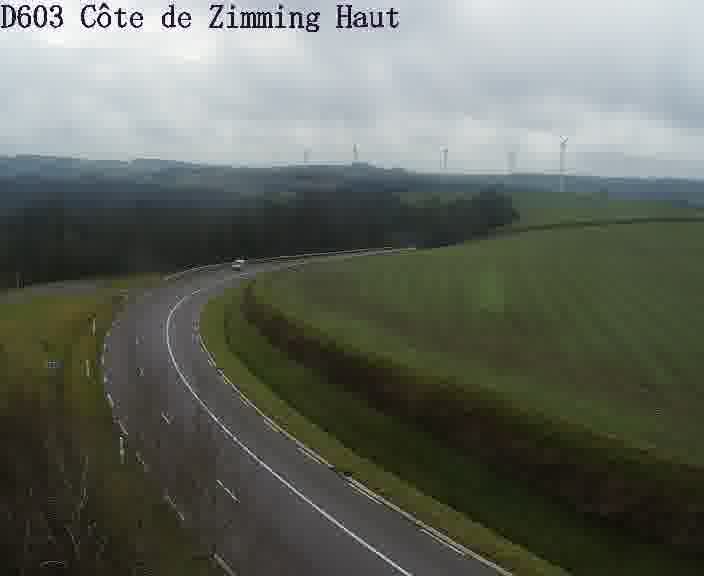 <h2>Webcam sur la D603 située en haut de la Côte de Zimming. Vue orientée vers Saint-Avold.</h2>