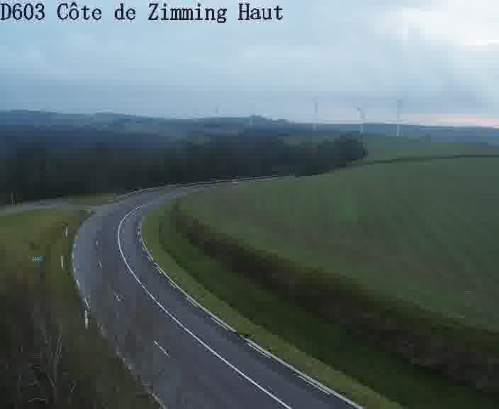 <h2>Webcam sur la D603 située en haut de la Côte de Zimming. Vue orientée vers Saint-Avold.</h2>