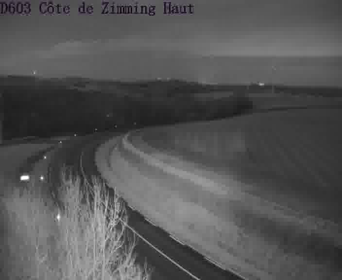<h2>Webcam sur la D603 située en haut de la Côte de Zimming. Vue orientée vers Saint-Avold.</h2>