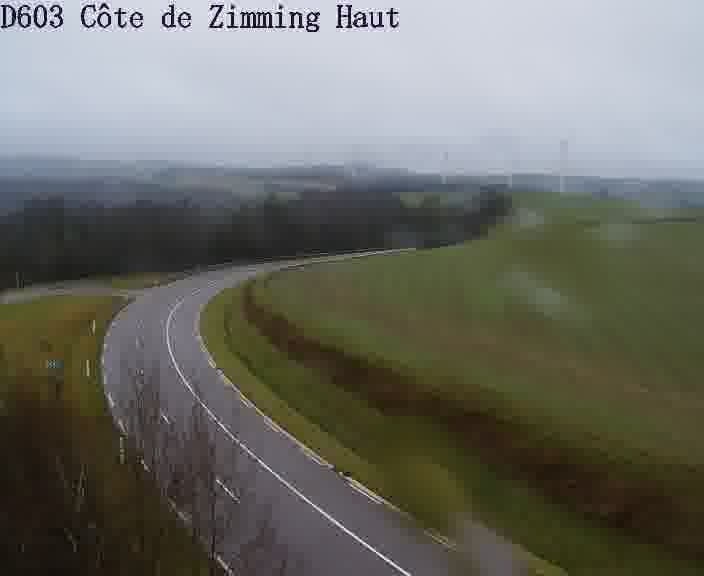<h2>Webcam sur la D603 située en haut de la Côte de Zimming. Vue orientée vers Saint-Avold.</h2>