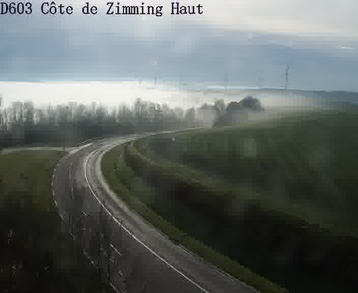 <h2>Webcam sur la D603 située en haut de la Côte de Zimming. Vue orientée vers Saint-Avold.</h2>