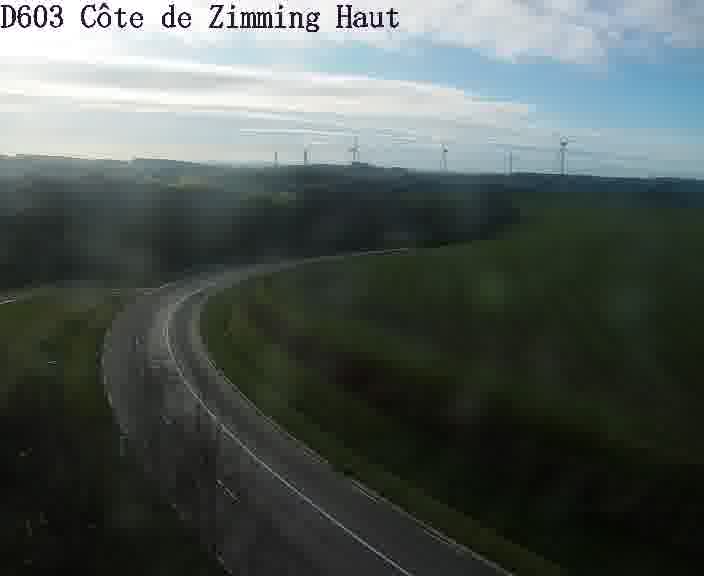<h2>Webcam sur la D603 située en haut de la Côte de Zimming. Vue orientée vers Saint-Avold.</h2>