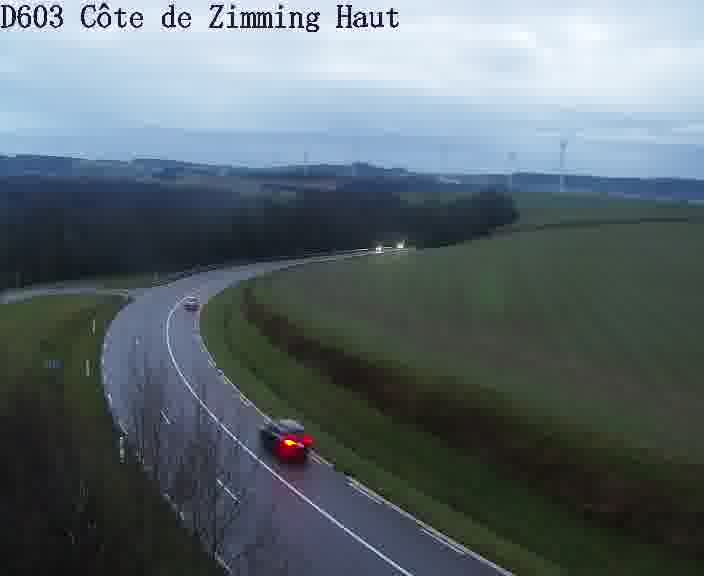 <h2>Webcam sur la D603 située en haut de la Côte de Zimming. Vue orientée vers Saint-Avold.</h2>