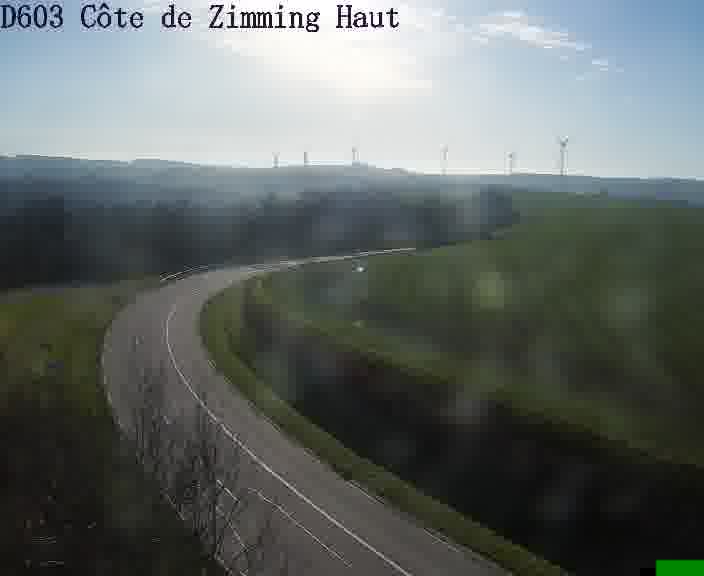 <h2>Webcam sur la D603 située en haut de la Côte de Zimming. Vue orientée vers Saint-Avold.</h2>