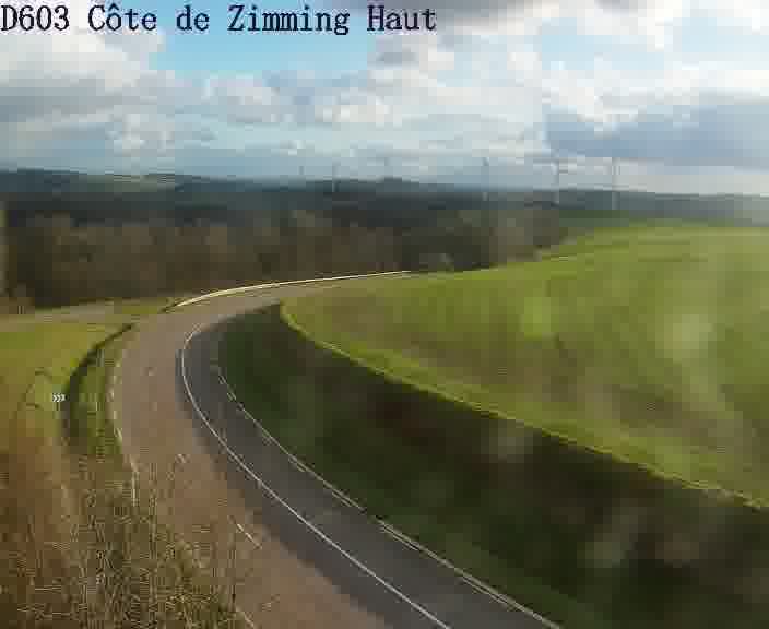 <h2>Webcam sur la D603 située en haut de la Côte de Zimming. Vue orientée vers Saint-Avold.</h2>