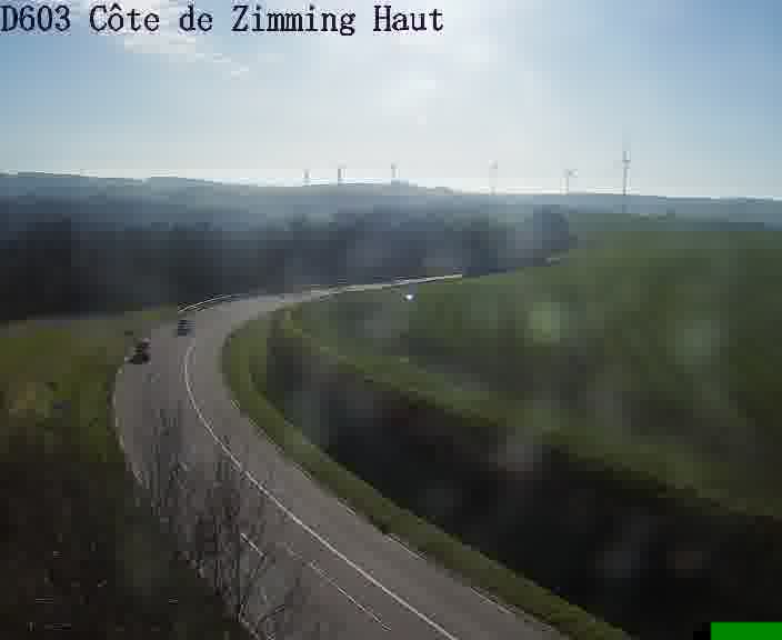 <h2>Webcam sur la D603 située en haut de la Côte de Zimming. Vue orientée vers Saint-Avold.</h2>