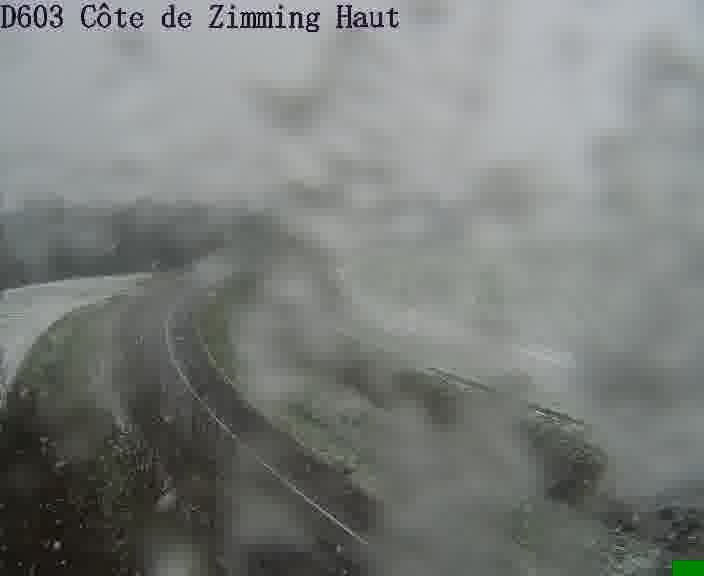 <h2>Webcam sur la D603 située en haut de la Côte de Zimming. Vue orientée vers Saint-Avold.</h2>