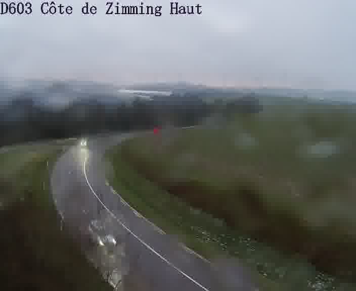 <h2>Webcam sur la D603 située en haut de la Côte de Zimming. Vue orientée vers Saint-Avold.</h2>