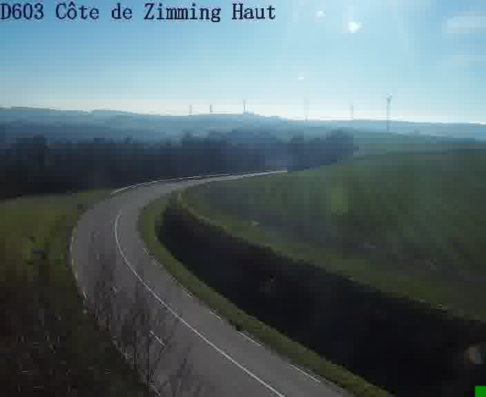 Webcam sur la D603 située en haut de la Côte de Zimming. Vue orientée vers Saint-Avold.