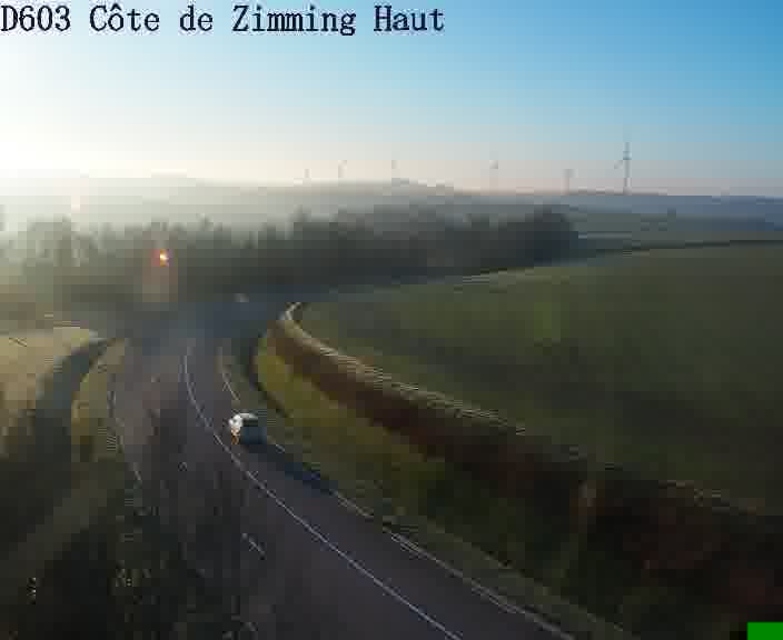 <h2>Webcam sur la D603 située en haut de la Côte de Zimming. Vue orientée vers Saint-Avold.</h2>