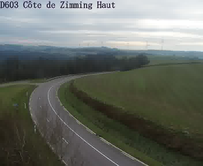<h2>Webcam sur la D603 située en haut de la Côte de Zimming. Vue orientée vers Saint-Avold.</h2>