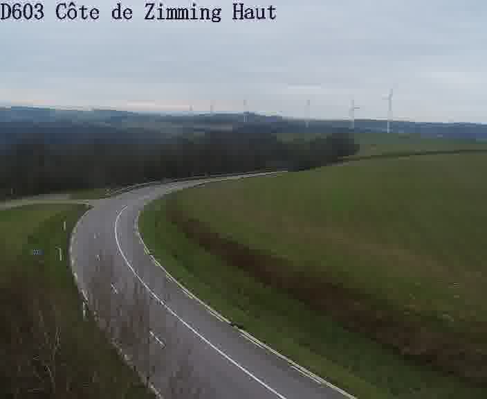 <h2>Webcam sur la D603 située en haut de la Côte de Zimming. Vue orientée vers Saint-Avold.</h2>