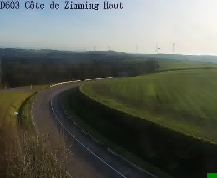 <h2>Webcam sur la D603 située en haut de la Côte de Zimming. Vue orientée vers Saint-Avold.</h2>