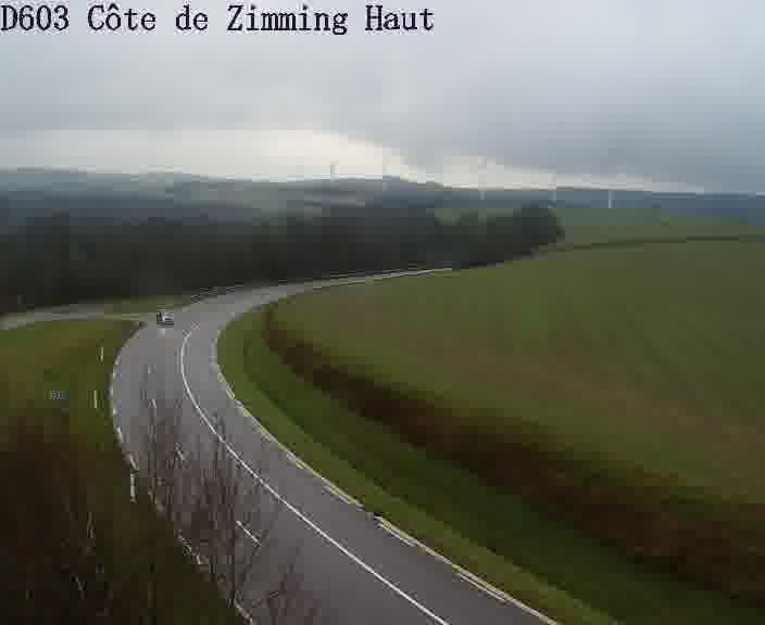 <h2>Webcam sur la D603 située en haut de la Côte de Zimming. Vue orientée vers Saint-Avold.</h2>