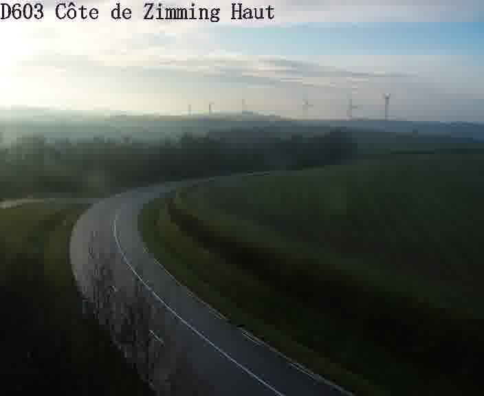 <h2>Webcam sur la D603 située en haut de la Côte de Zimming. Vue orientée vers Saint-Avold.</h2>