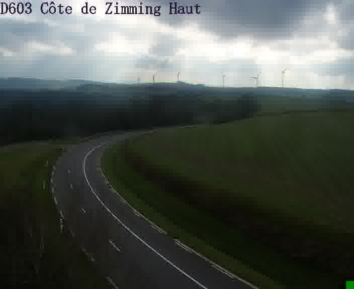 <h2>Webcam sur la D603 située en haut de la Côte de Zimming. Vue orientée vers Saint-Avold.</h2>