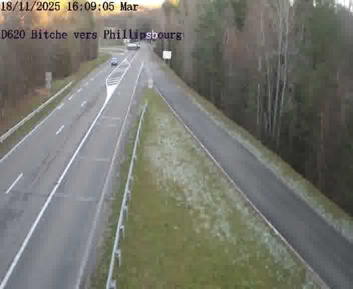 <h2>Webcam sur la D620, sur le contournement de Bitche. Vue orientée vers Philippsbourg</h2>