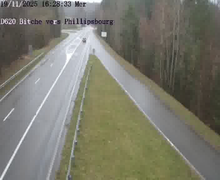 <h2>Webcam sur la D620, sur le contournement de Bitche. Vue orientée vers Philippsbourg</h2>