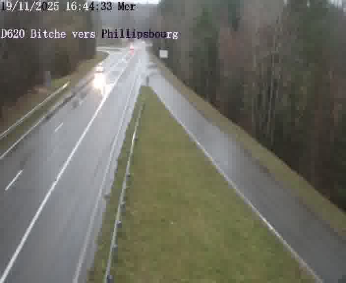 <h2>Webcam sur la D620, sur le contournement de Bitche. Vue orientée vers Philippsbourg</h2>