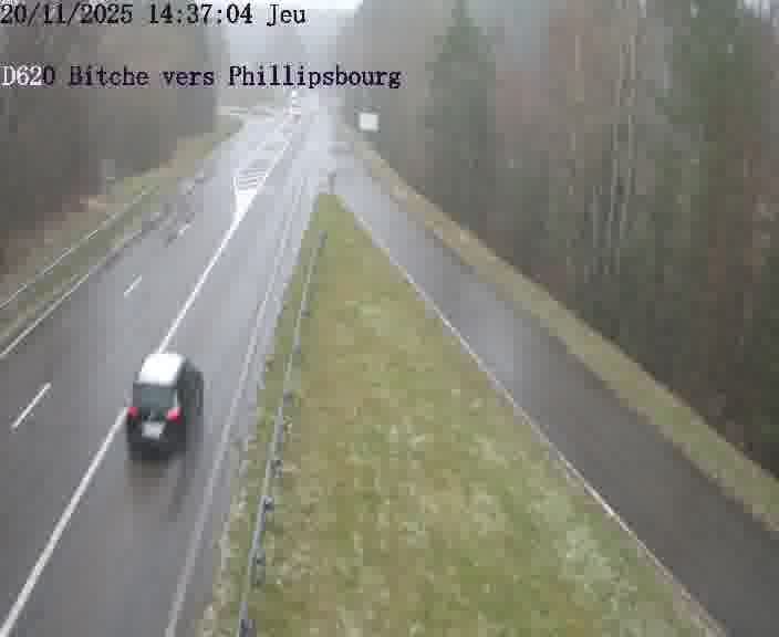 <h2>Webcam sur la D620, sur le contournement de Bitche. Vue orientée vers Philippsbourg</h2>