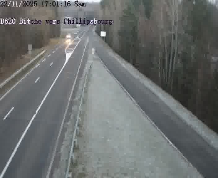 <h2>Webcam sur la D620, sur le contournement de Bitche. Vue orientée vers Philippsbourg</h2>