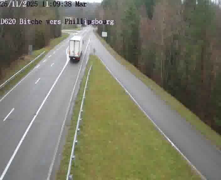 <h2>Webcam sur la D620, sur le contournement de Bitche. Vue orientée vers Philippsbourg</h2>
